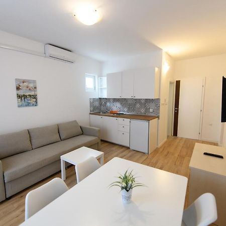 Cozy Beach Apartments Макарська Екстер'єр фото